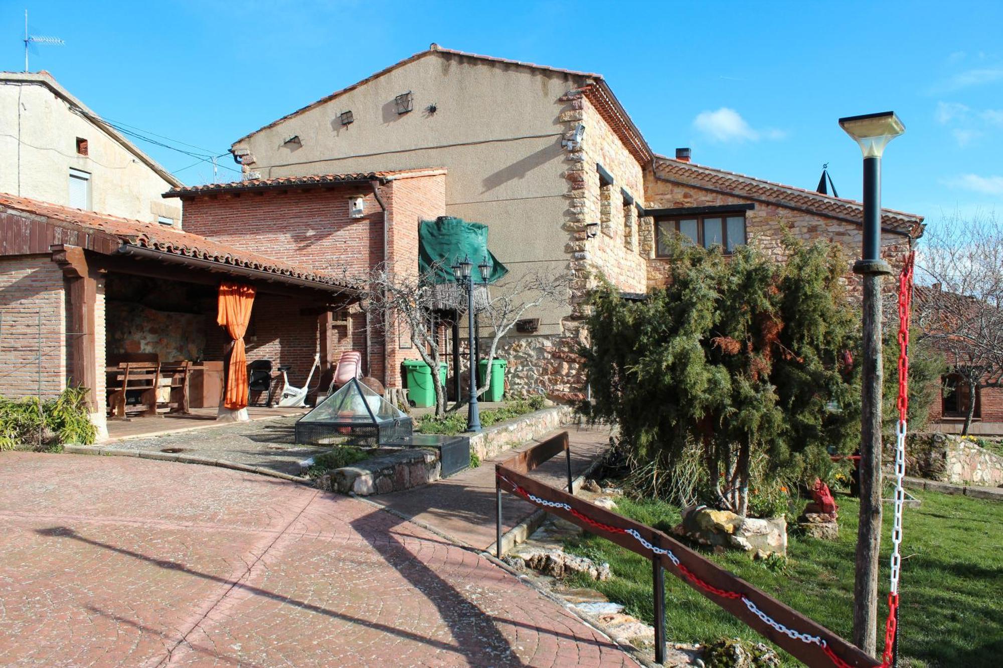 La Chimenea De Soria I Y I I Guest House Espeja de San Marcelino Exterior photo
